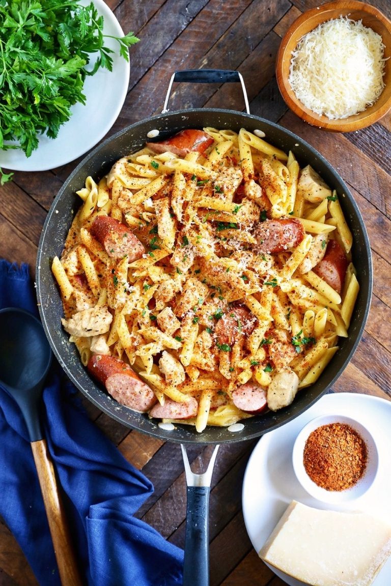 The BEST One Pot Cajun Chicken and Sausage Alfredo Pasta – CucinaDeYung